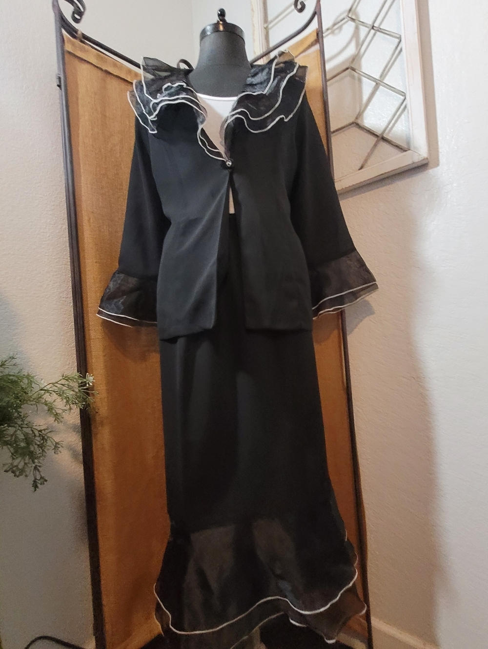 Hassana Design USA Black Two Piece Set with White Trim and Ruffles Details Large
